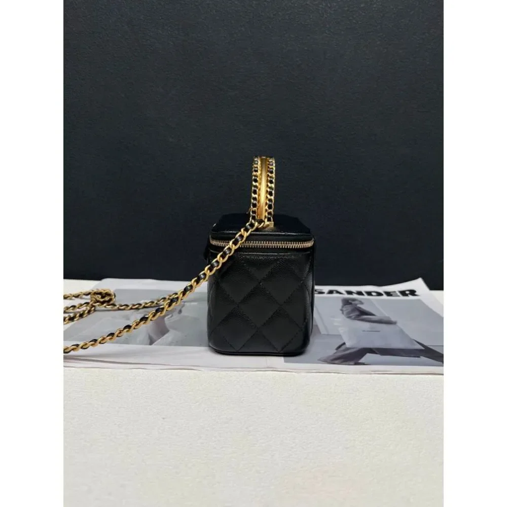 Chanel Women Pre-Loved Bag Very Good Condition